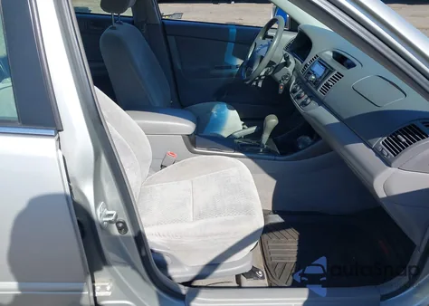 2003 Toyota Camry Le V6 z USA, uszkodzony, nr VIN 4T1BF32K23U567164